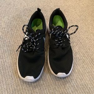 Nike Shoes - Nike shoes Nike Shoes - Nike shoes